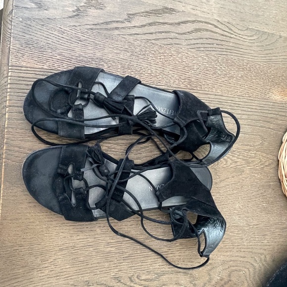 Stuart Weizmann Black Suede tassel accent gladiator sandals - Picture 3 of 3